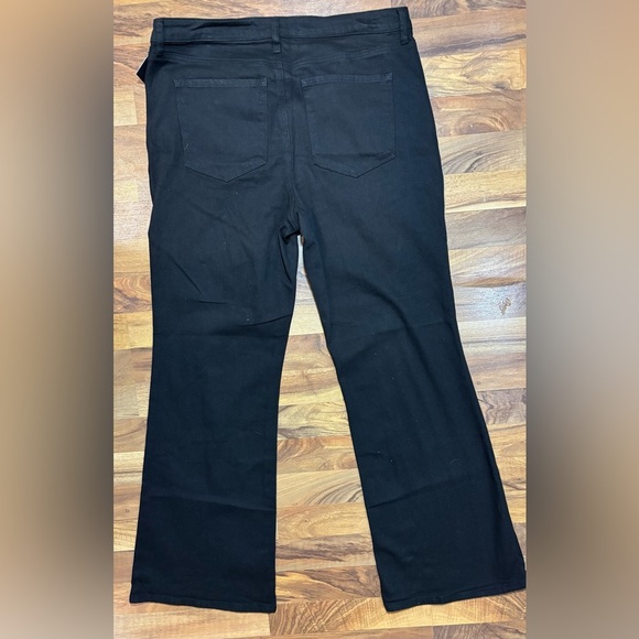 Celebrity Pink Black Flare Jeans Women’s 15/32 Stretch Denim Mid Rise - Picture 2 of 9